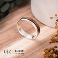 Silver and Mongoy wood ring with Asturian jet inlay. Engagement ring, wedding ring.